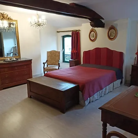 Couette-café Au Fond De La Cour 3*