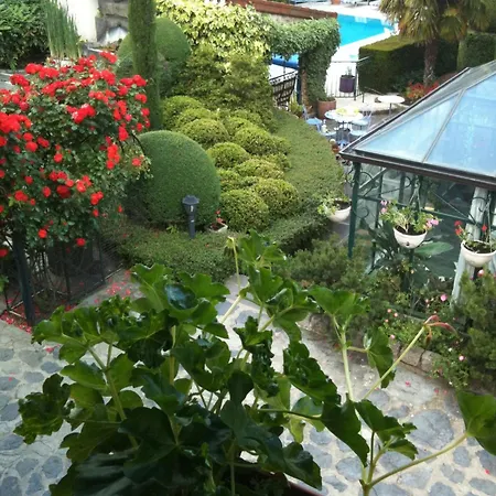 Au Fond De La Cour Bed & Breakfast Veyre-Monton