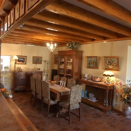 Bed & Breakfast Au Fond De La Cour 4*