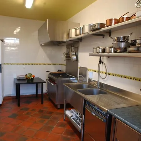 Au Fond De La Cour Bed & Breakfast