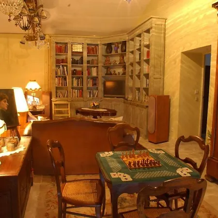 Bed & Breakfast Au Fond De La Cour 4*