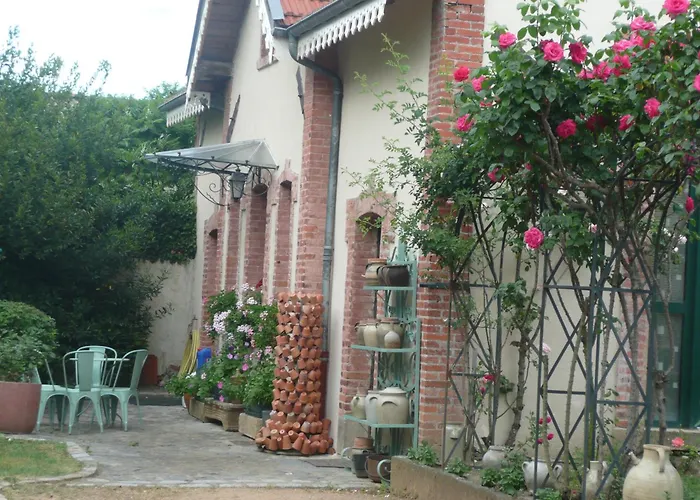 Au Fond De La Cour Nocleg ze śniadaniem Veyre-Monton